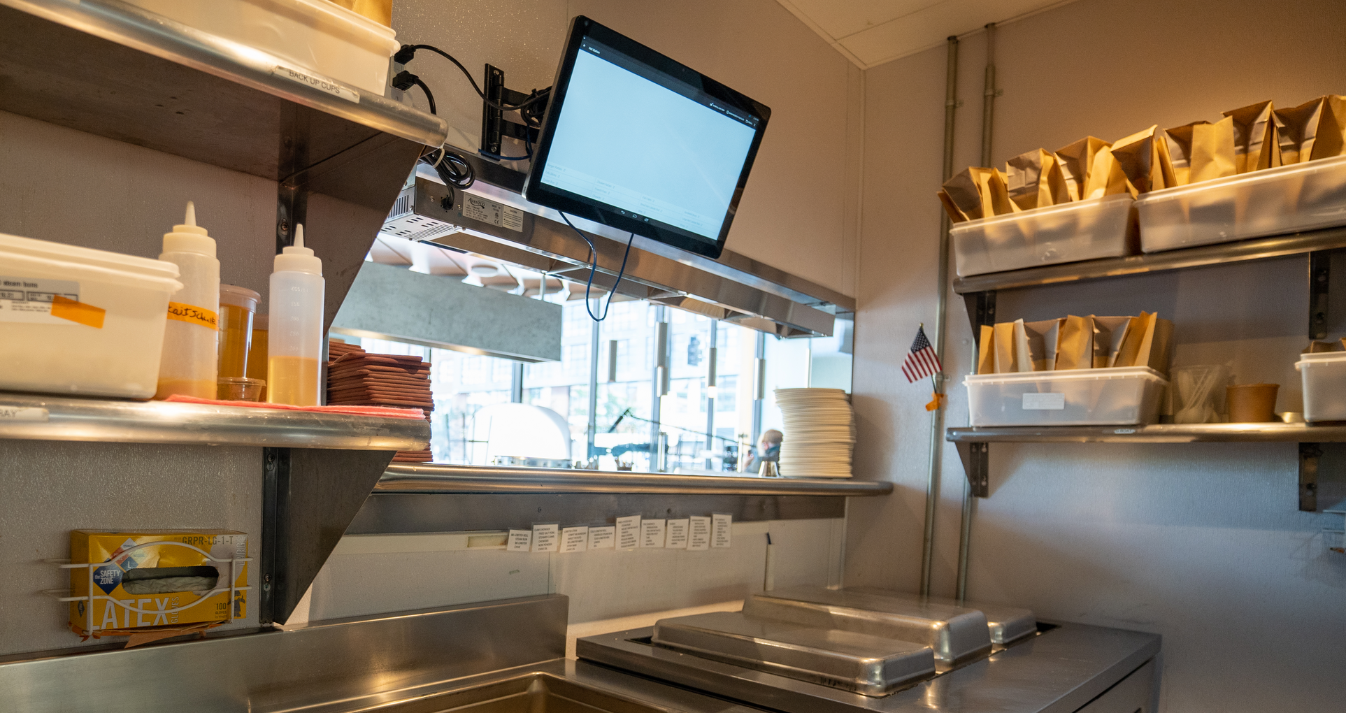 Storage for Restaurants, Storage for Wholesalers and Retailers & Storage for Electronics & Smart Devices: Complete Warehousing Guide